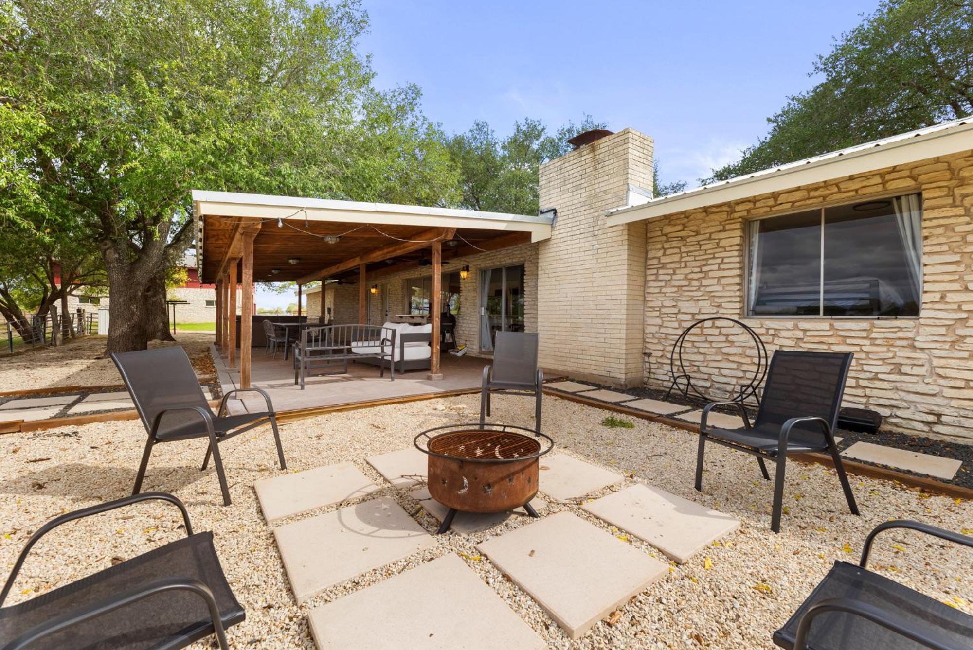 Farm Retreat With Jacuzzi, Fire Pit, Mini Goats, Mini Ponies And Mini Cows Villa San Marcos Kamer foto